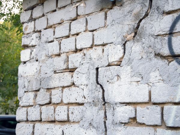Cracked Brick Wall Repair in Leesburg